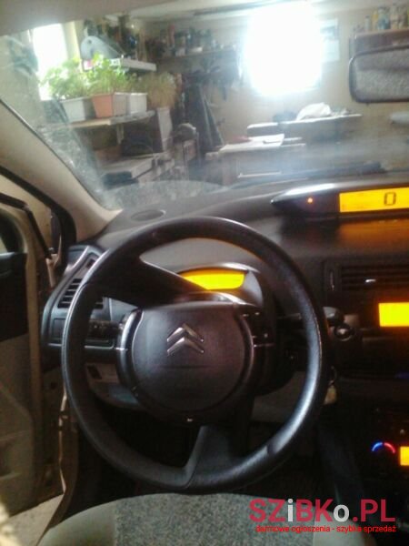 2007' Citroen C4 photo #2
