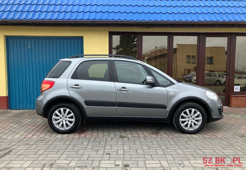 2012' Suzuki SX4 photo #5