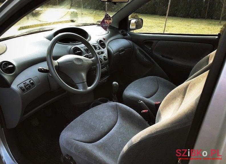 1999' Toyota Yaris photo #2