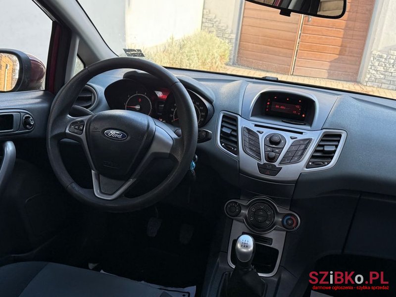 2010' Ford Fiesta 1.25 Titanium photo #6