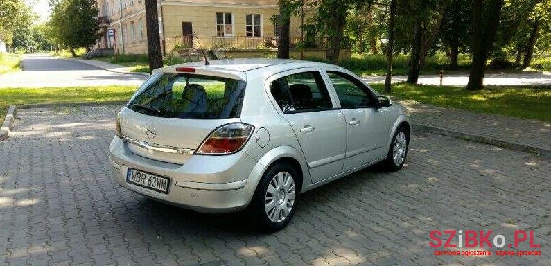 2007' Opel Astra photo #1