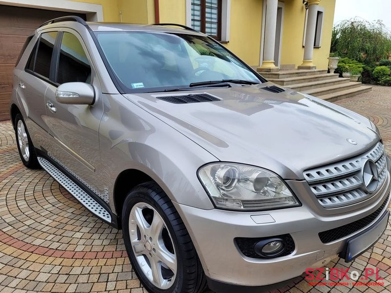 2008' Mercedes-Benz Ml 420 Cdi 4-Matic photo #1