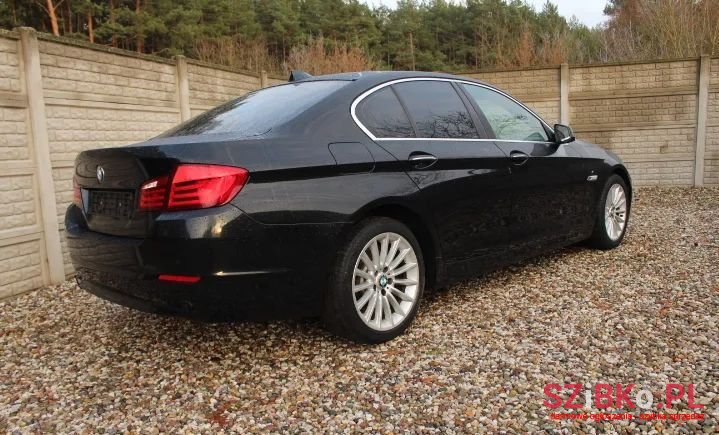 2010' BMW 5 Series photo #5