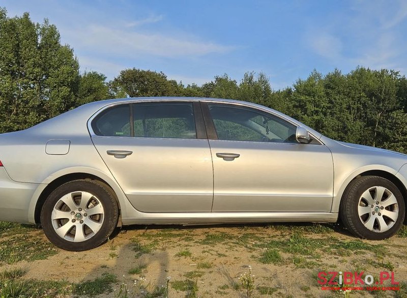 2013' Skoda Superb 2.0 Tdi Ambition photo #5