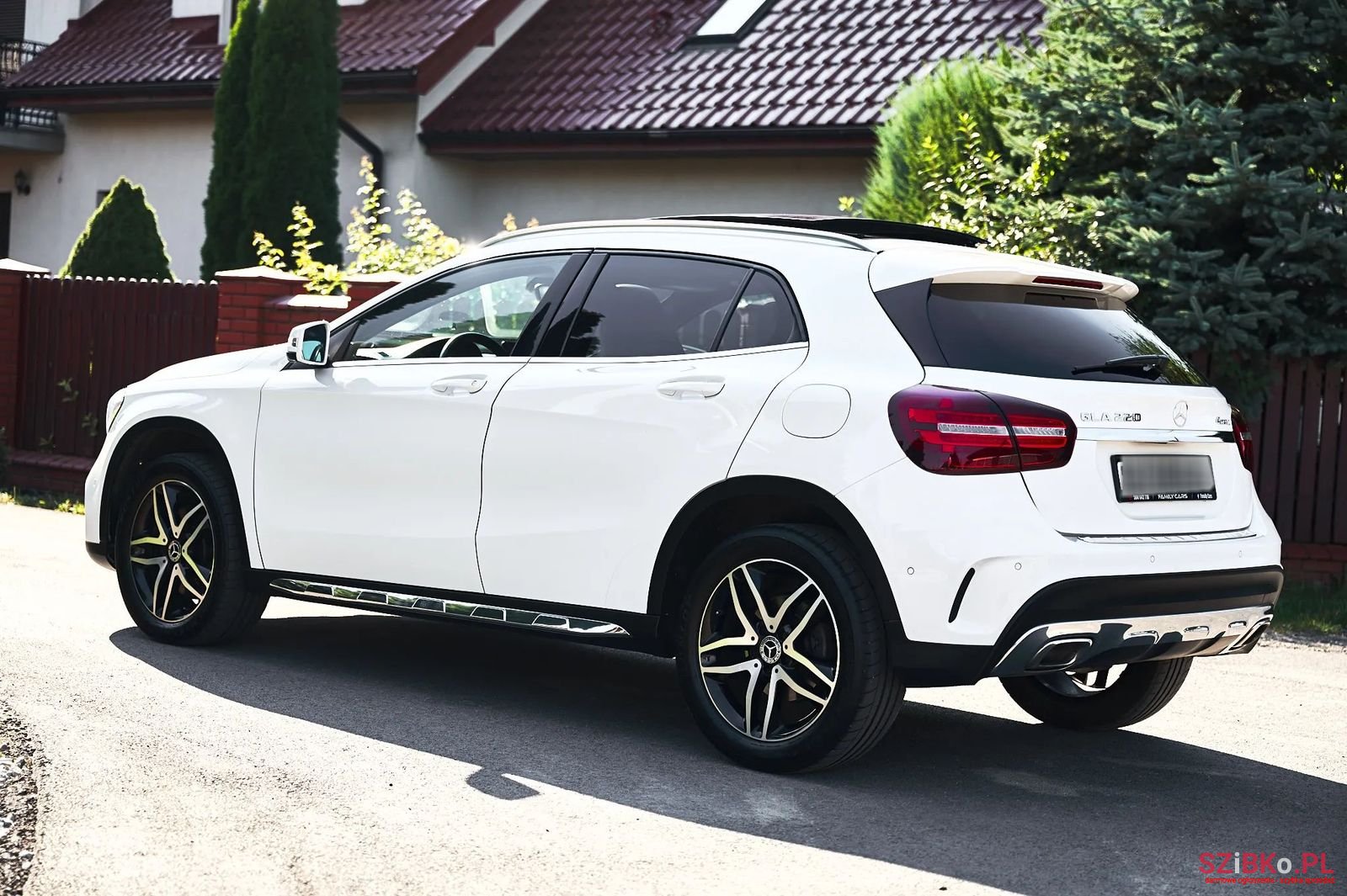 2018' Mercedes-Benz GLA photo #5