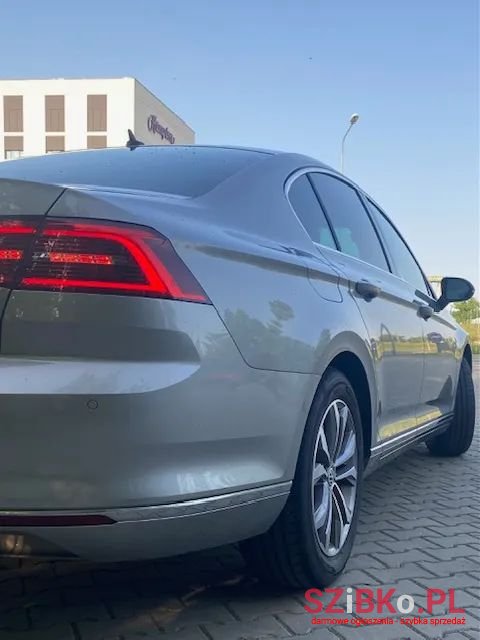 2017' Volkswagen Passat photo #6