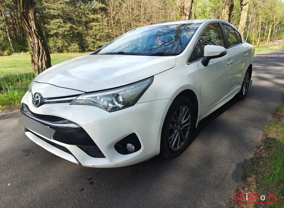 2016' Toyota Avensis photo #2