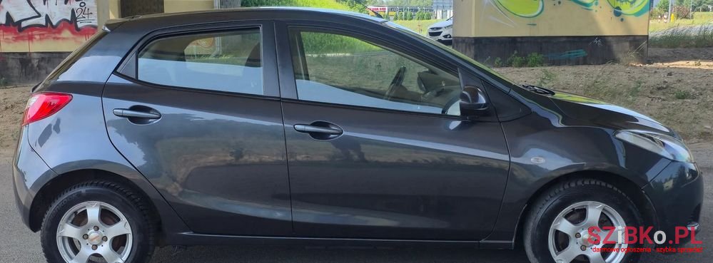 2008' Mazda 2 1.3 Dynamic photo #3