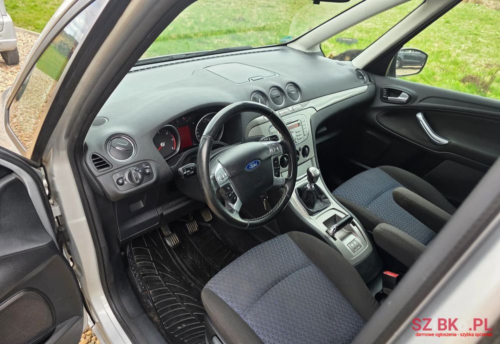 2009' Ford Galaxy 2.0 Tdci Trend photo #2