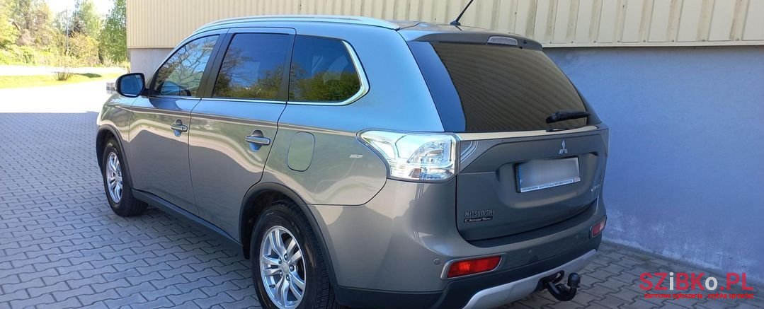 2014' Mitsubishi Outlander photo #3