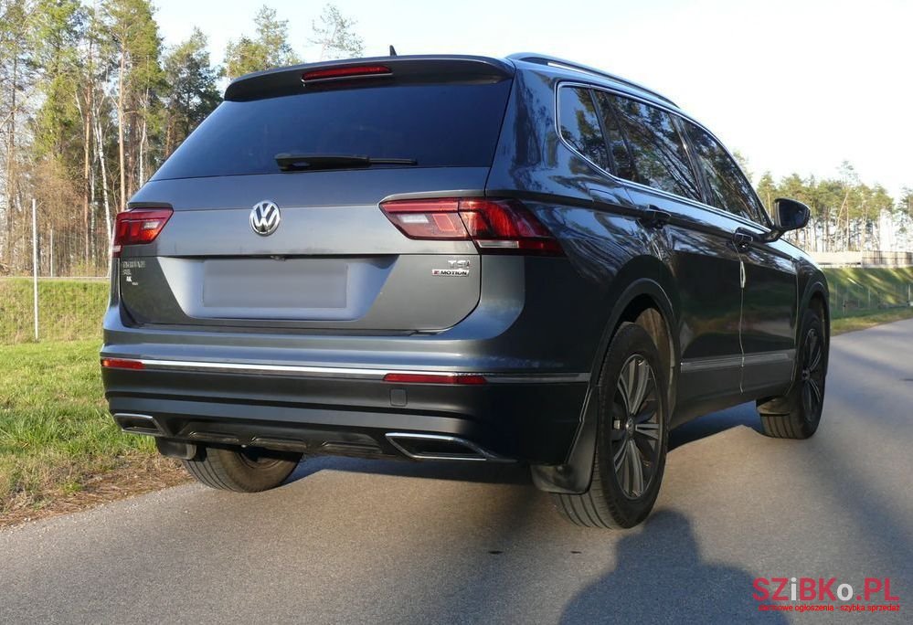 2018' Volkswagen Tiguan Allspace photo #2
