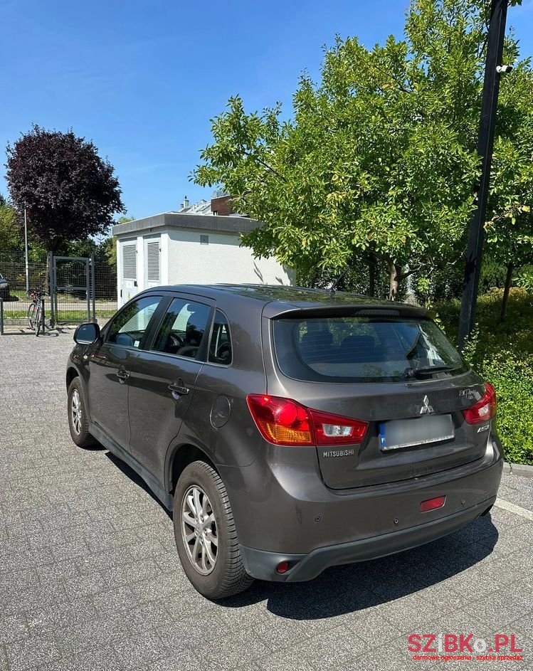 2013' Mitsubishi ASX photo #2