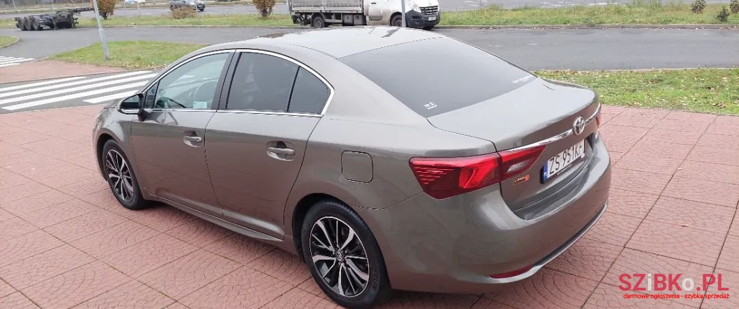 2018' Toyota Avensis photo #4