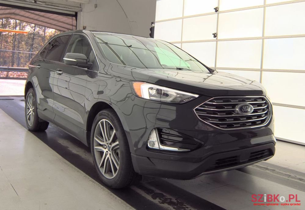 2021' Ford Edge Titanium photo #2