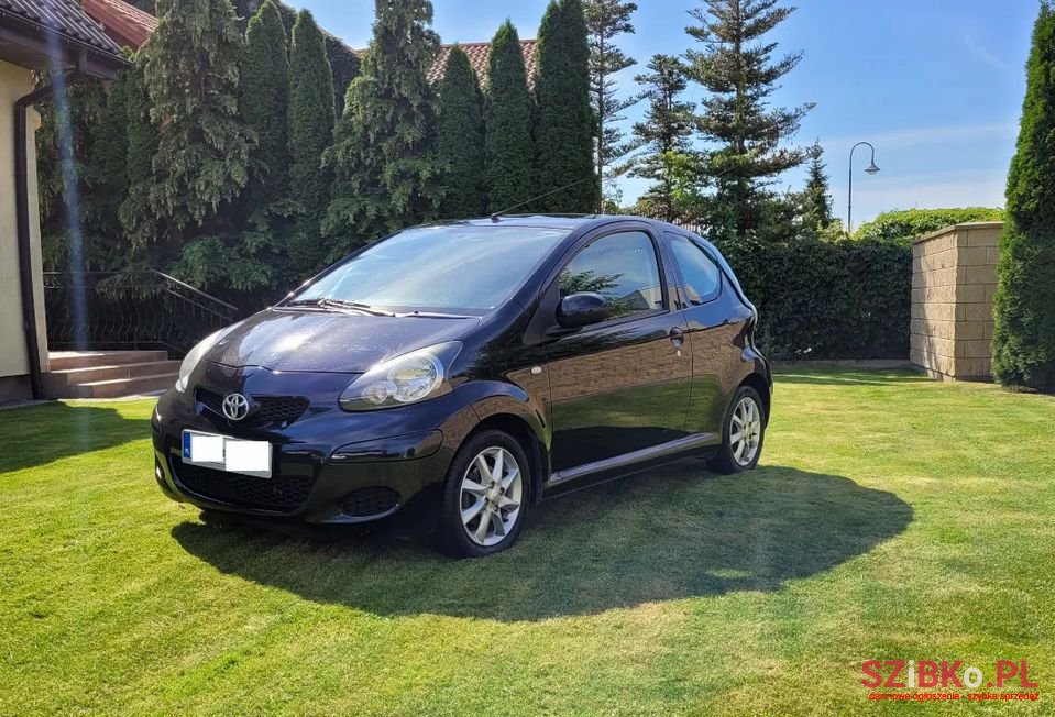 2010' Toyota Aygo photo #3