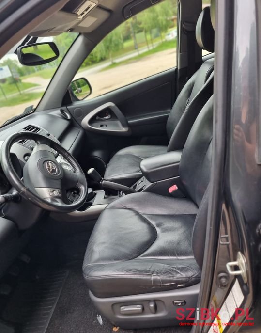 2006' Toyota RAV4 photo #4