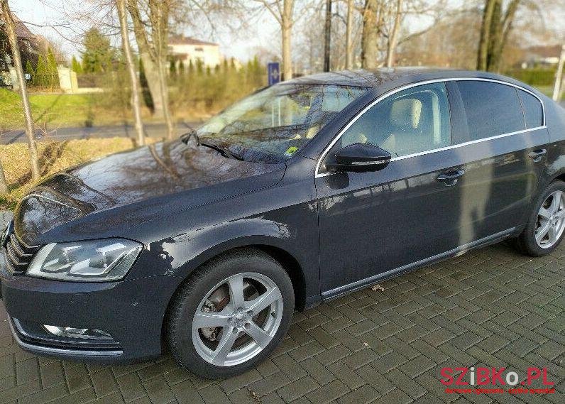 2012' Volkswagen Passat photo #1