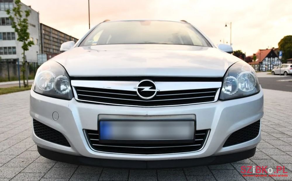 2010' Opel Astra Iv 1.7 Cdti Sport photo #3