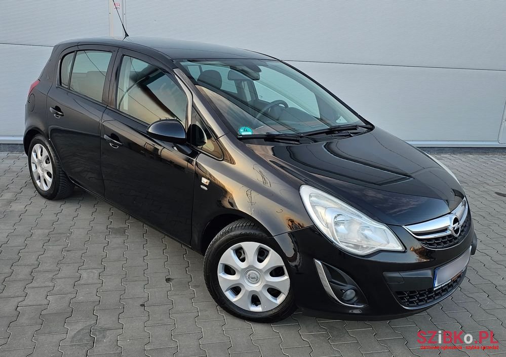 2012' Opel Corsa photo #2