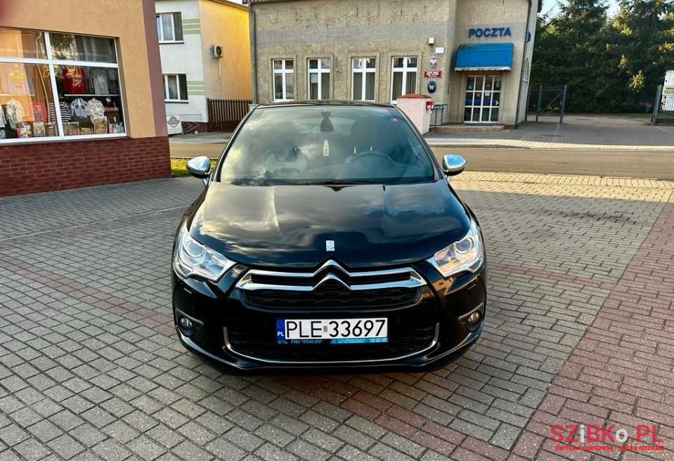 2014' Citroen DS4 photo #2