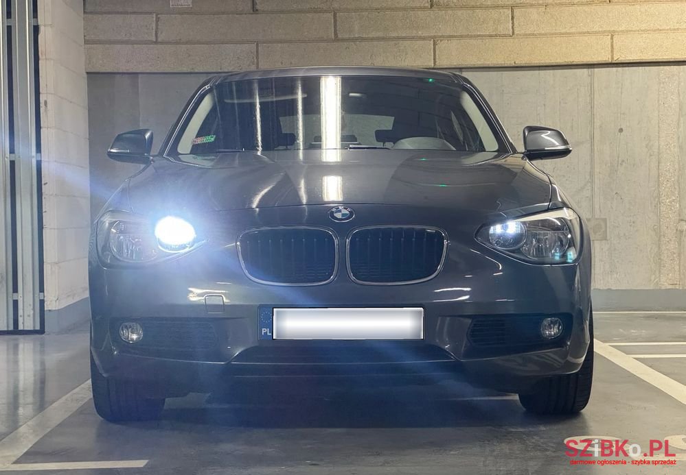 2013' BMW 1 Series 118D photo #1