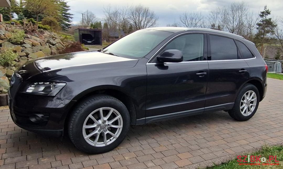 2009' Audi Q5 S-Tronic photo #1