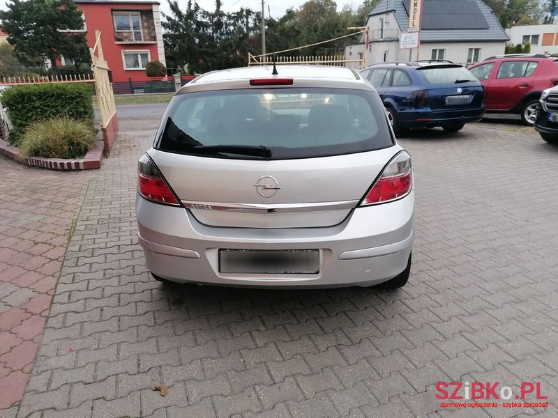 2008' Opel Astra photo #6