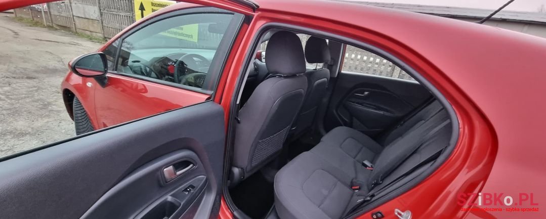 2011' Kia Rio photo #4