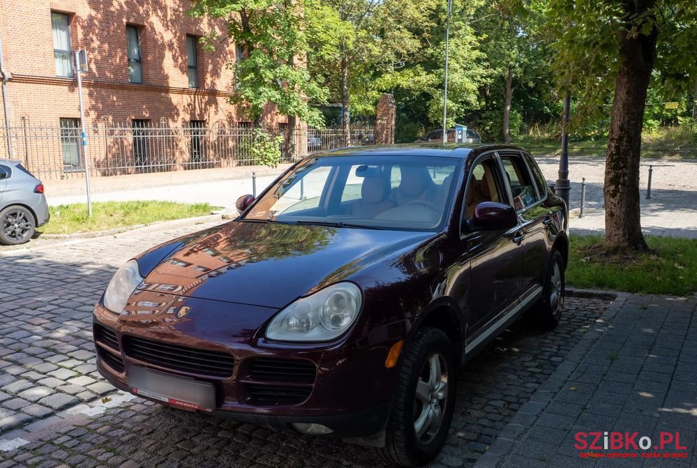 2005' Porsche Cayenne photo #4