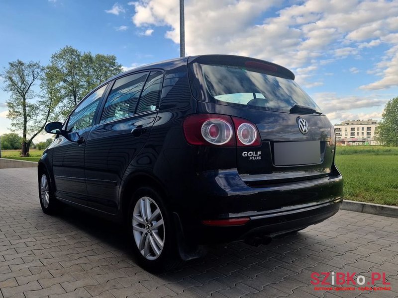 2009' Volkswagen Golf Plus photo #2