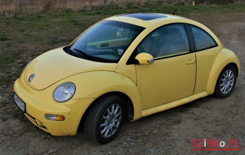 2004' Volkswagen New Beetle photo #4