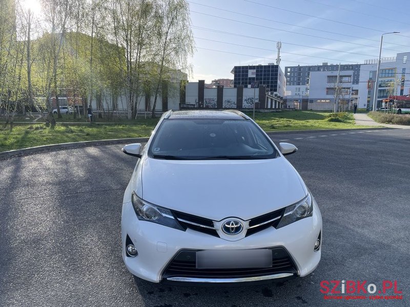 2014' Toyota Auris photo #3