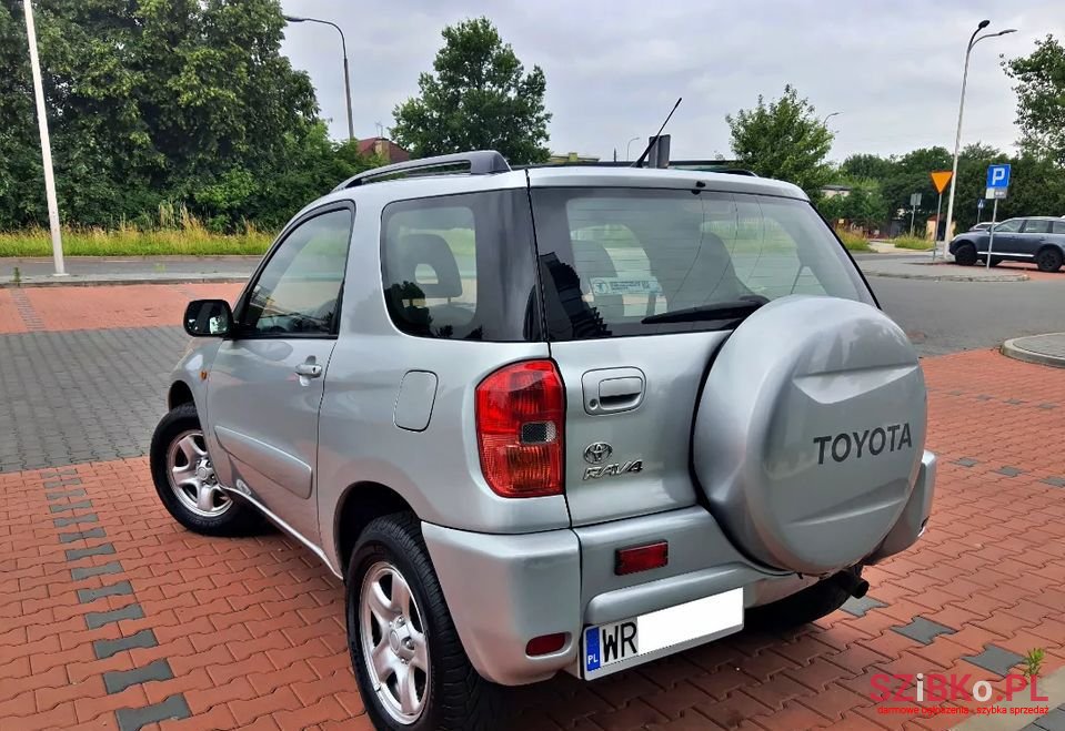 2001' Toyota RAV4 photo #3