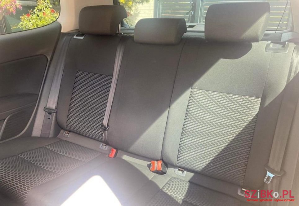 2010' Volkswagen Golf photo #4