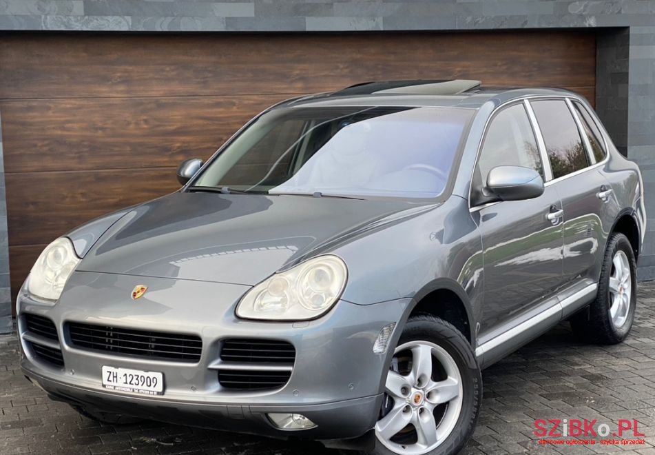 2004' Porsche Cayenne photo #1