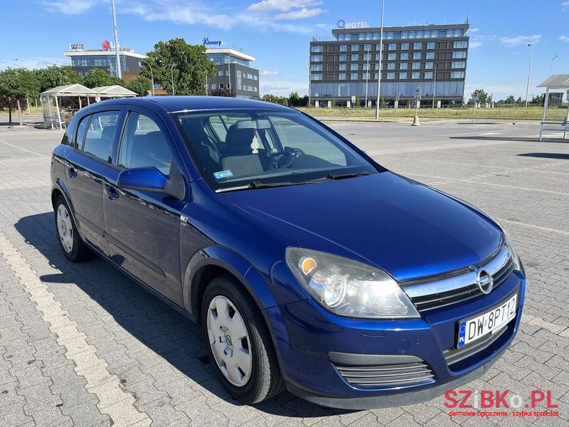 2006' Opel Astra photo #1