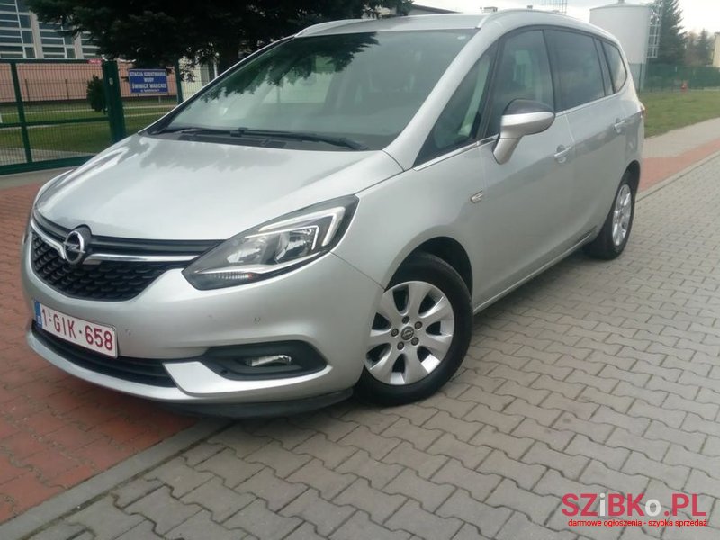 2016' Opel Zafira photo #2