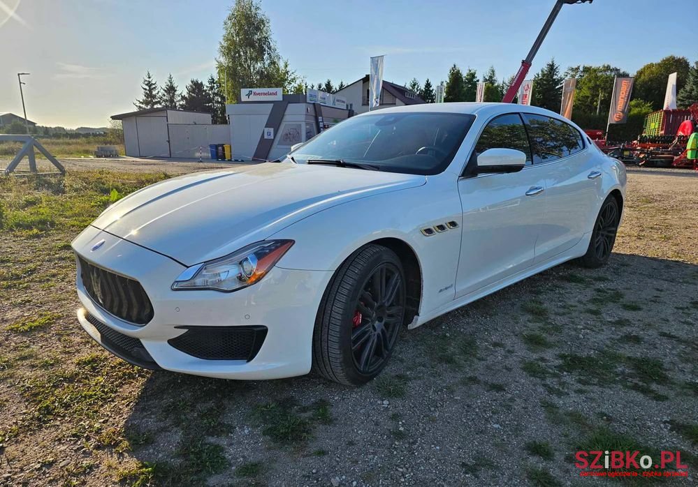 2017' Maserati Quattroporte S Q4 Gransport photo #4