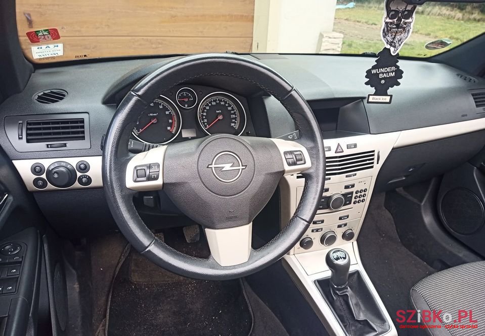 2006' Opel Astra photo #4