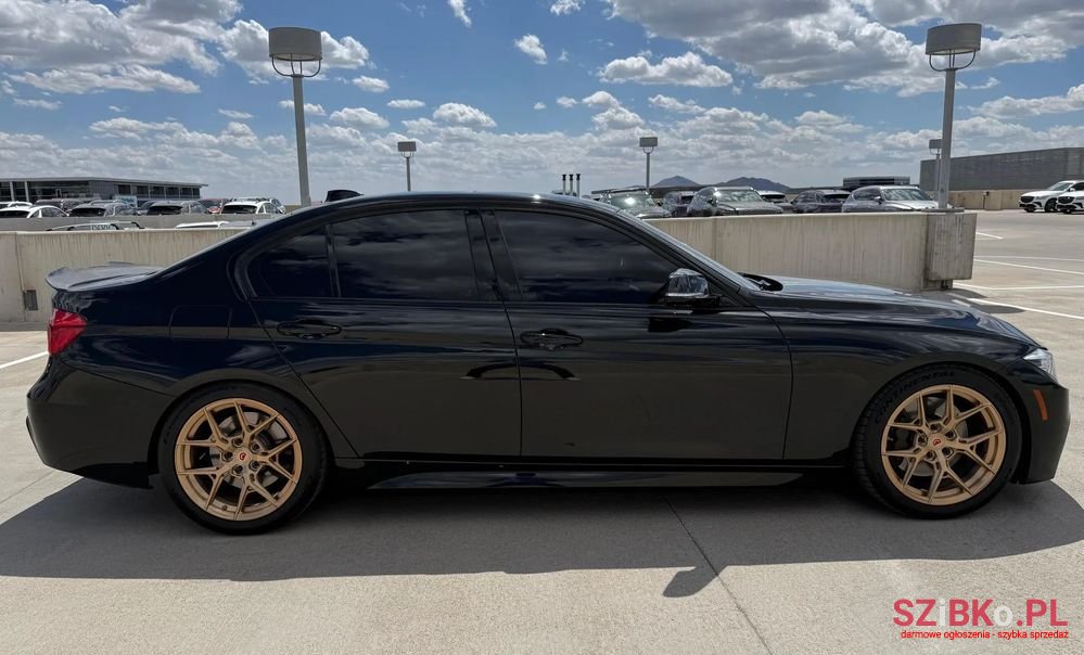 2018' BMW 3 Series 330I M Sport photo #4