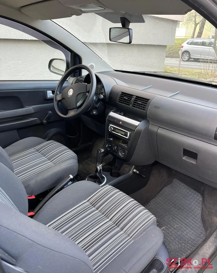 2007' Volkswagen Fox photo #2