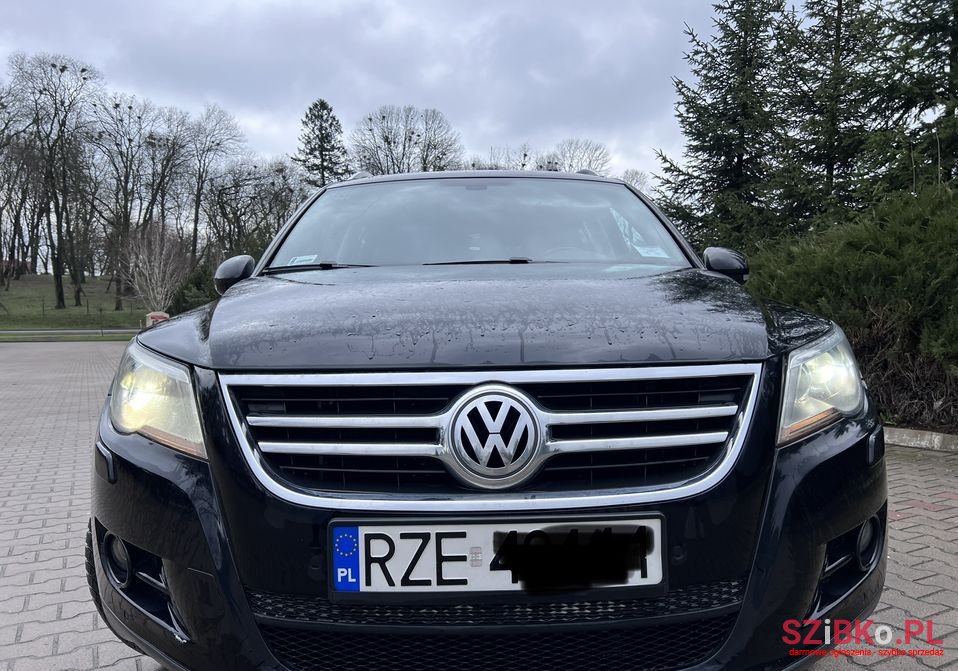 2009' Volkswagen Tiguan photo #3