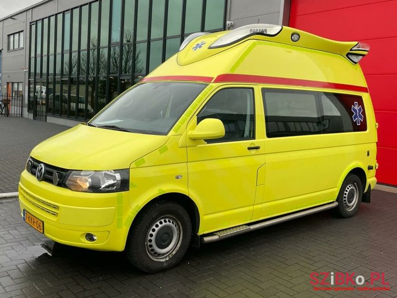 2013' Volkswagen T5 Kombi 2.0 TDI L2H1 Ambulance photo #1