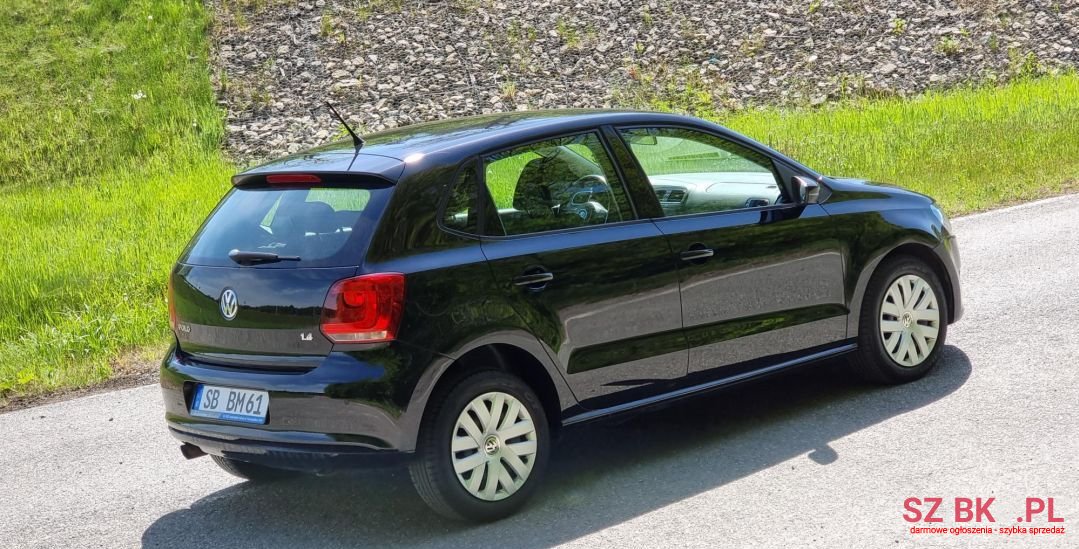 2011' Volkswagen Polo photo #4