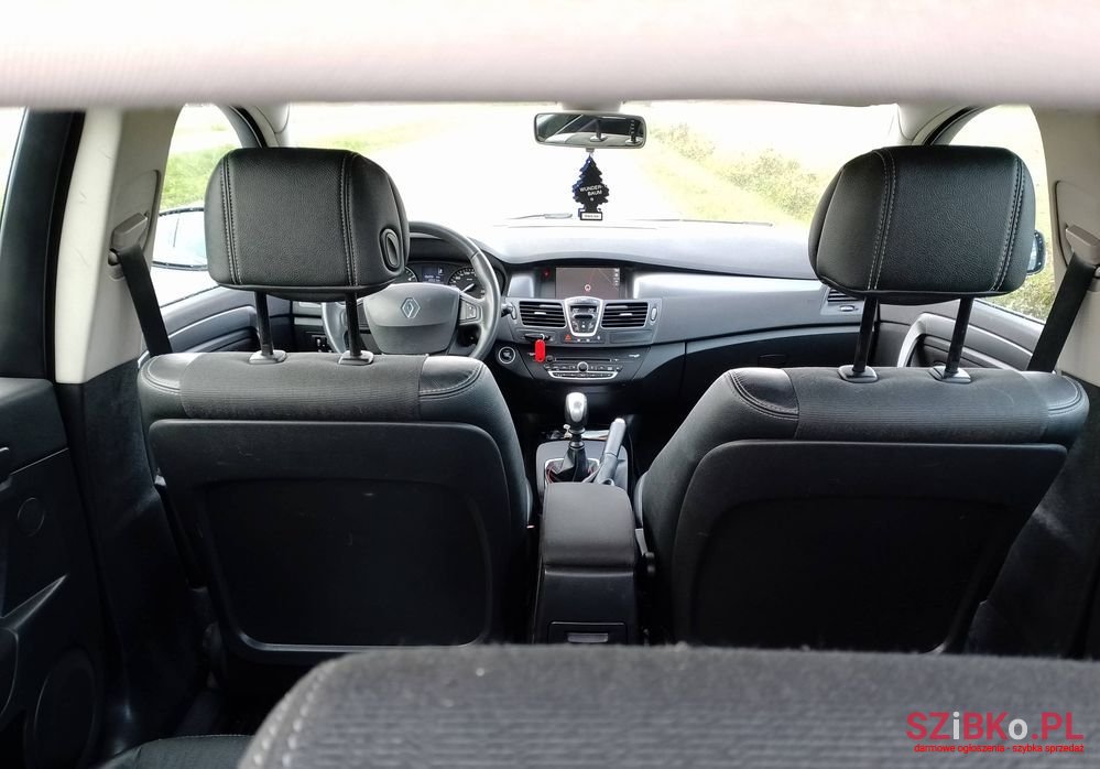 2008' Renault Laguna photo #4