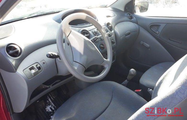 2001' Toyota Yaris photo #1