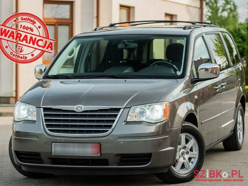 2011' Chrysler Grand Voyager photo #1