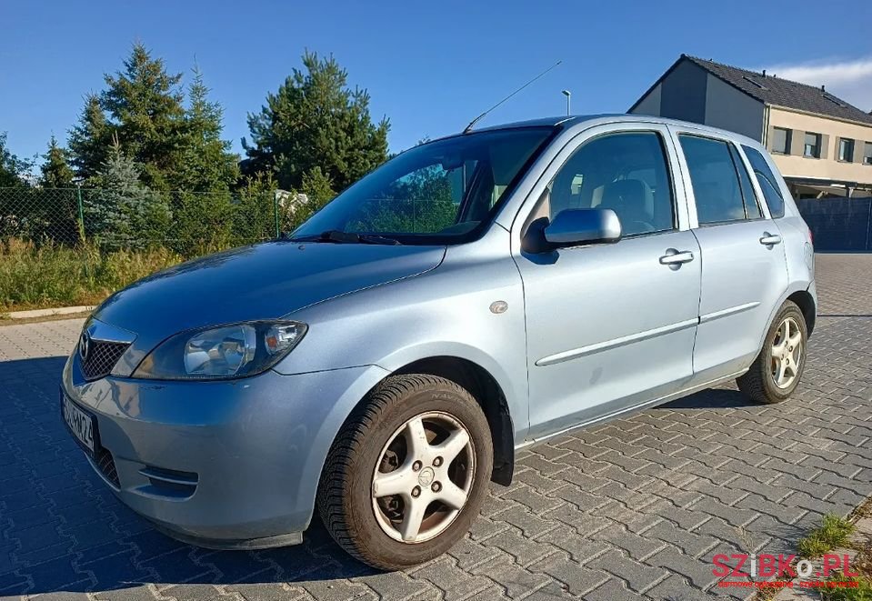 2005' Mazda 2 photo #1