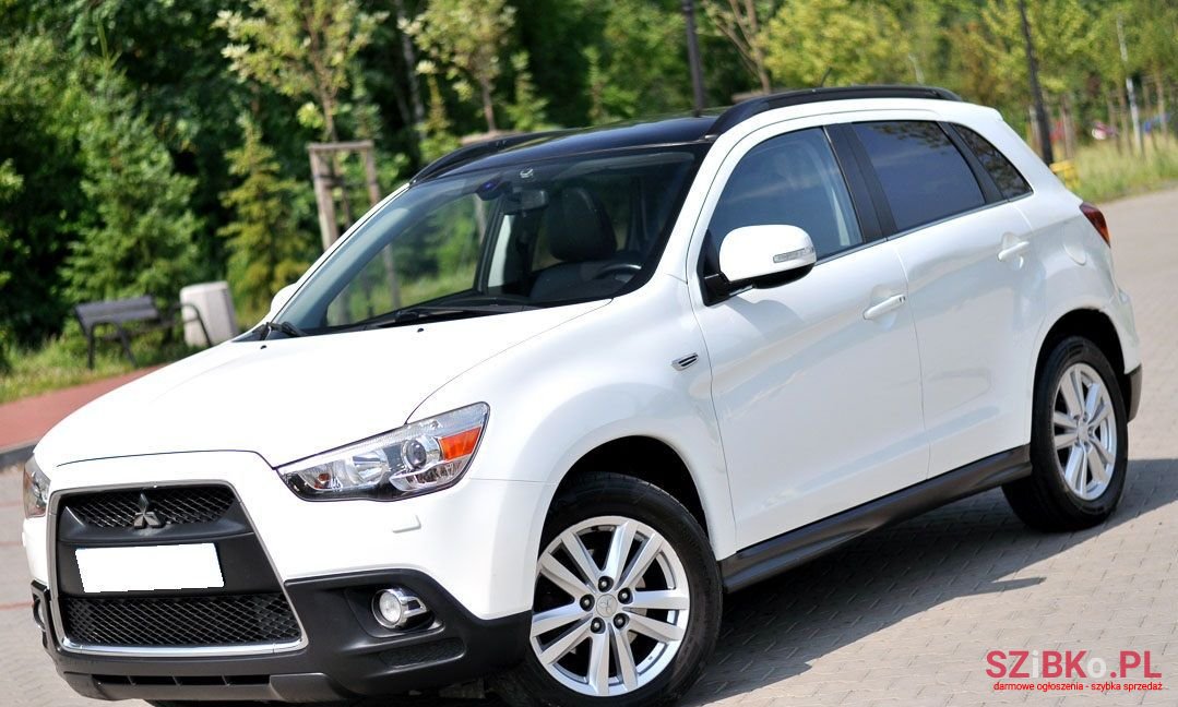 2010' Mitsubishi ASX photo #2