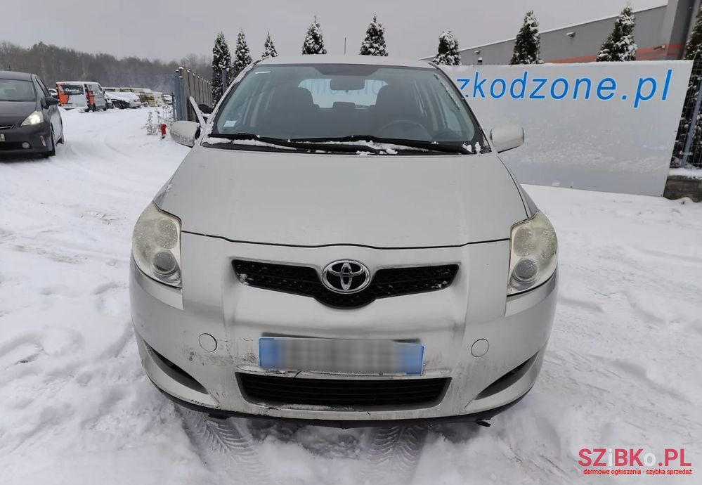2009' Toyota Auris photo #2